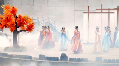 镜头里的山东之夏：在淄博红叶柿岩景区邂逅聊斋经典演出
